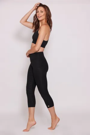 Conquer Crop Legging in Embossed Zebra