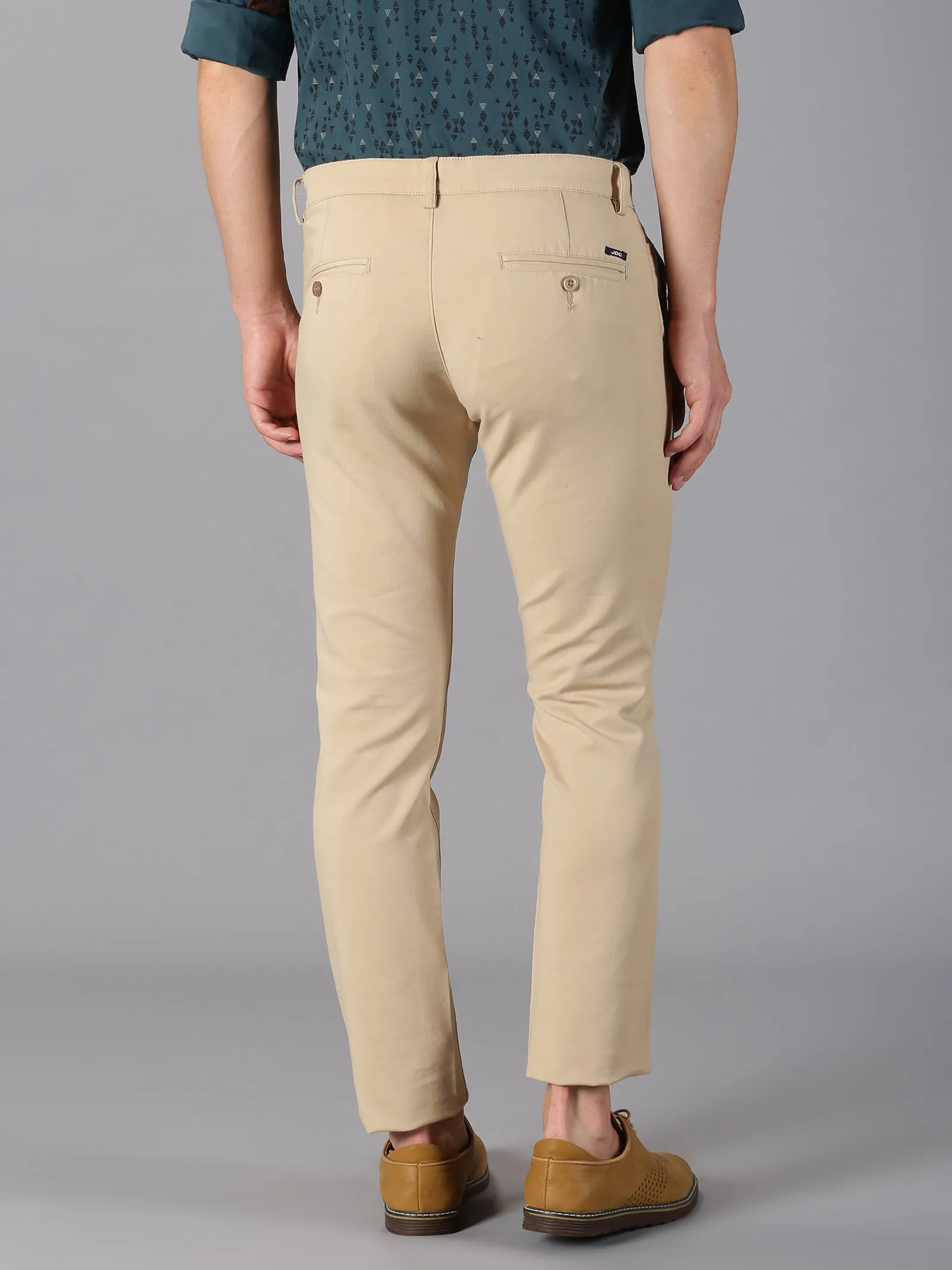 MEN BEIGE SOLID SLIM FIT TROUSER